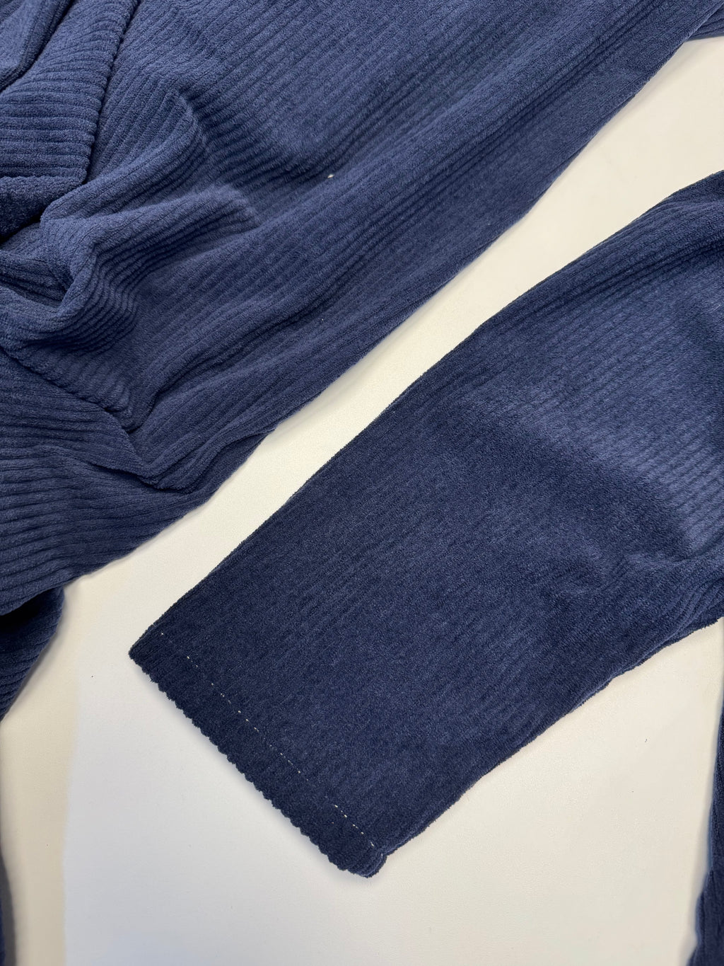 Navy velvet 💙